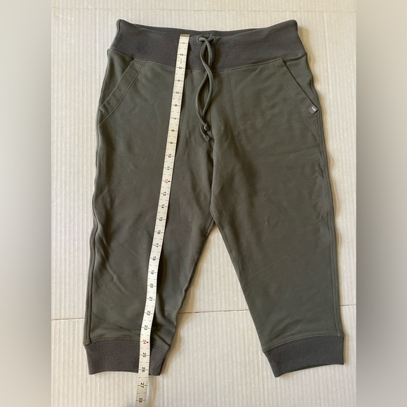 NWT Women’s Icebreaker Merino Mira Cropped Capri Jogger Cool Lite Grey Size S - Picture 12 of 16